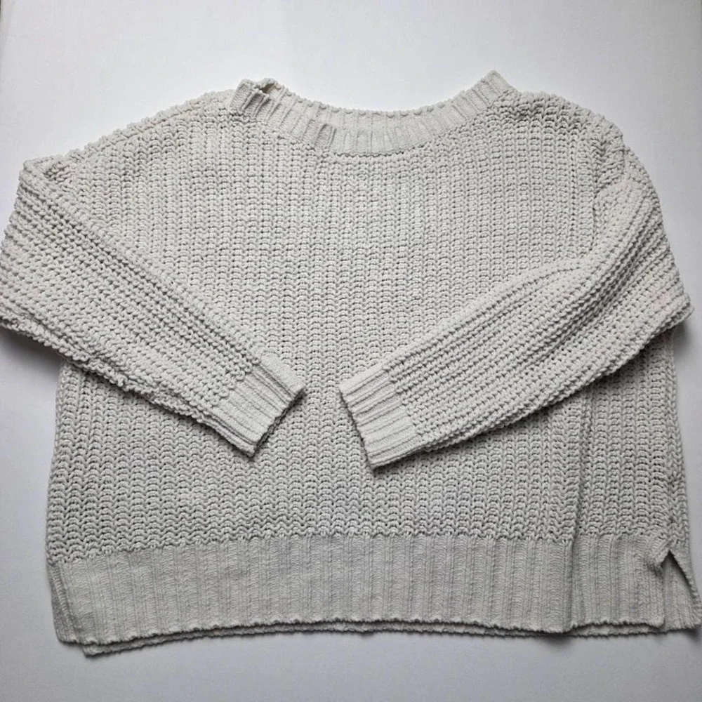American Eagle Chunky White Sweater Size Small